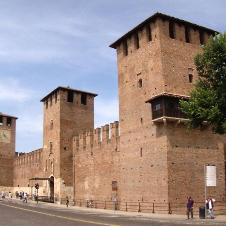 Castle View Lodge Intero Appartamento Verona Centro Storico Zewnętrze zdjęcie