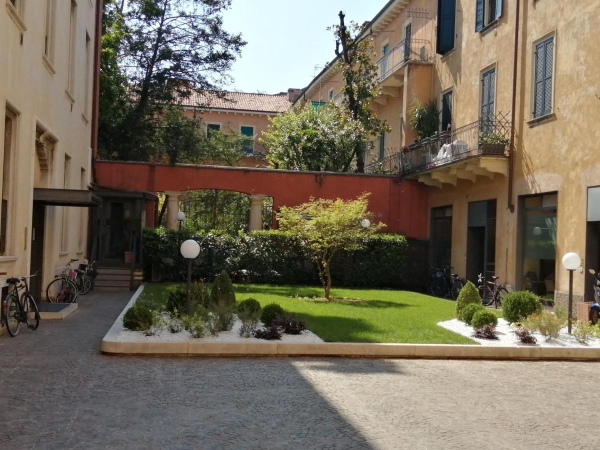 Castle View Lodge Intero Appartamento Verona Centro Storico Zewnętrze zdjęcie