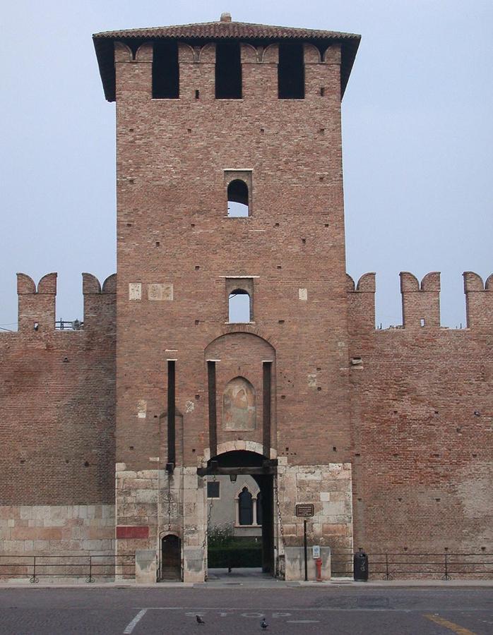 Castle View Lodge Intero Appartamento Verona Centro Storico Zewnętrze zdjęcie